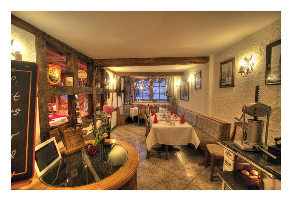 Hotel Zur Krone Ronneburg  Екстер'єр фото