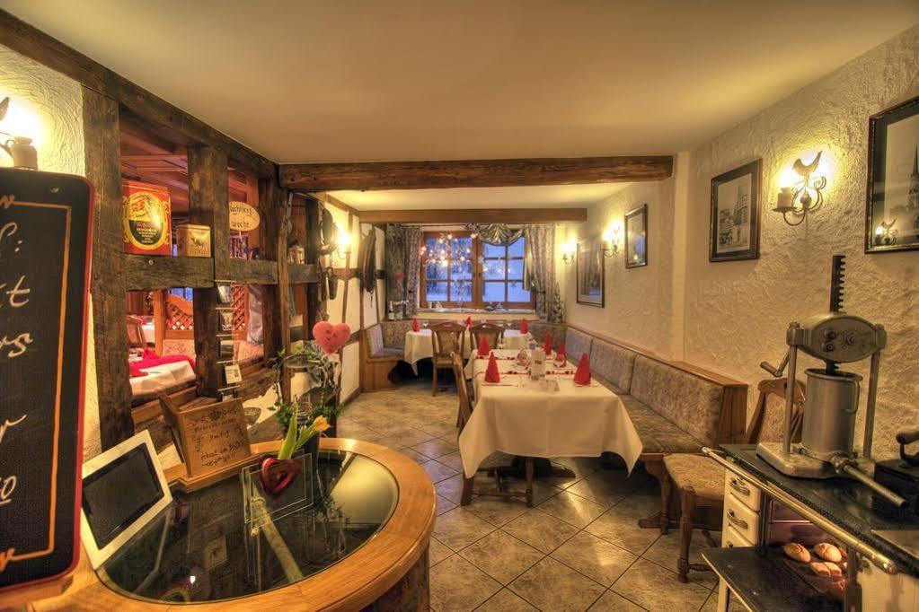 Hotel Zur Krone Ronneburg  Екстер'єр фото
